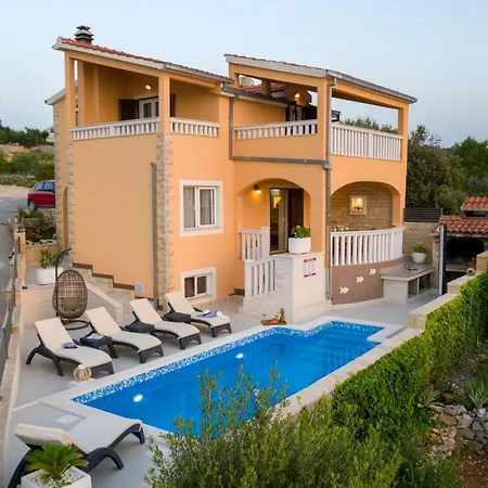 וילה Seaside Luxury With A Swimming Pool Razanj, Rogoznica - 17071