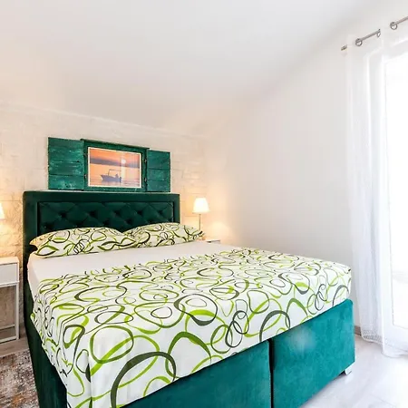 Seaside Luxury With A Swimming Pool Razanj, Rogoznica - 17071 * רוגוזניצה