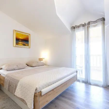 וילה Seaside Luxury With A Swimming Pool Razanj, Rogoznica - 17071