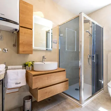 וילה Seaside Luxury With A Swimming Pool Razanj, Rogoznica - 17071 רוגוזניצה